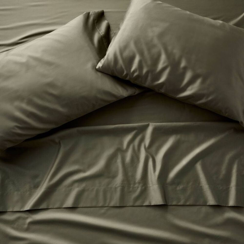 Queen 600 Thread Count Sateen Sheet Set Olive Green - Casaluna™